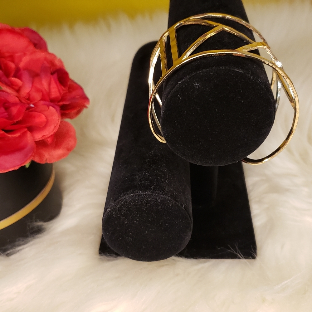 2/$25 🚨 Ashley Stewart Gold Hammered Cut-Out Geometric Statement Cuff Bracelet - Picture 4 of 5